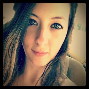 Meet your Posher, Carrie